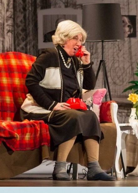 Спектакль «Раневская. Сквозь смех и слёзы!»